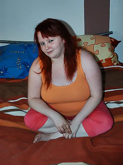 Redhead chubby rubbing snatch