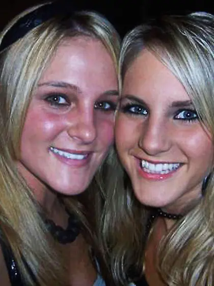 Hotties Heather & Lacey on GGW bus