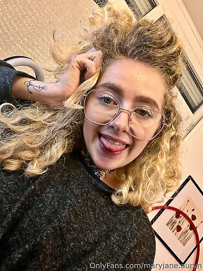 Maryjane Auryn