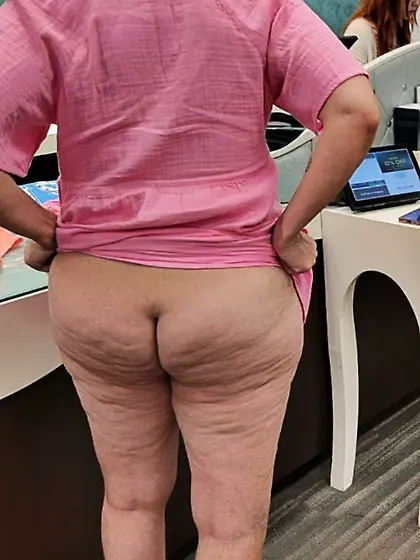 Exhibitionist Mature Milf Wife Shows All