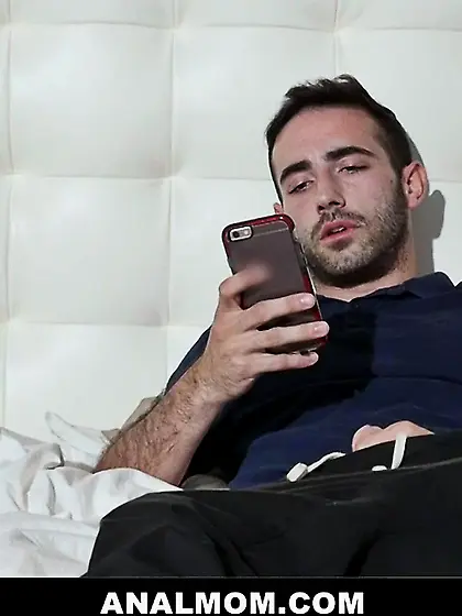 Escorting stepmom fucked in the tush