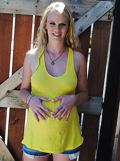 Hot pregnant blonde sunny