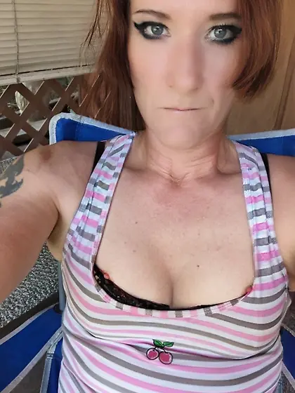 Chubby tranny slut rides the big ones