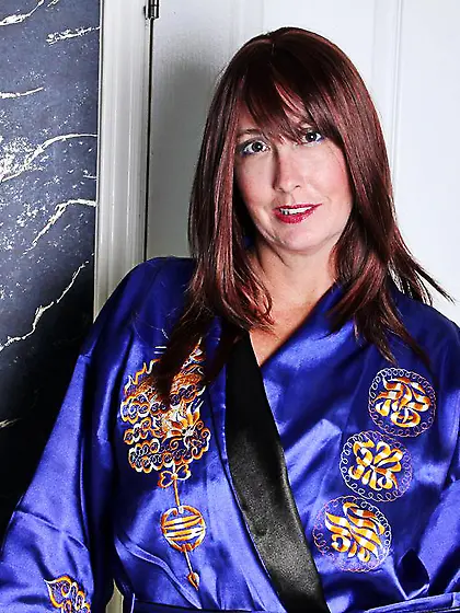 Seducing brunette milf Lily Anilos is in the bath playing with b