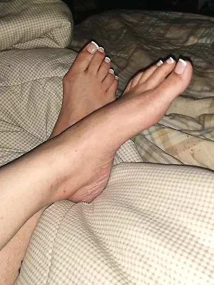 Wanna cum on my cute feet?