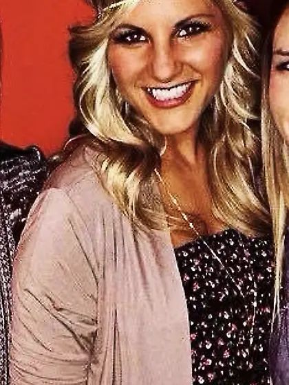 Hotties Heather & Lacey on GGW bus