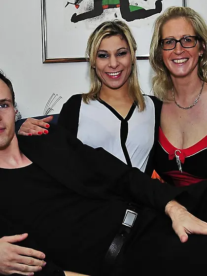 Mature German blondes seeking orgasms in a threesome FFM