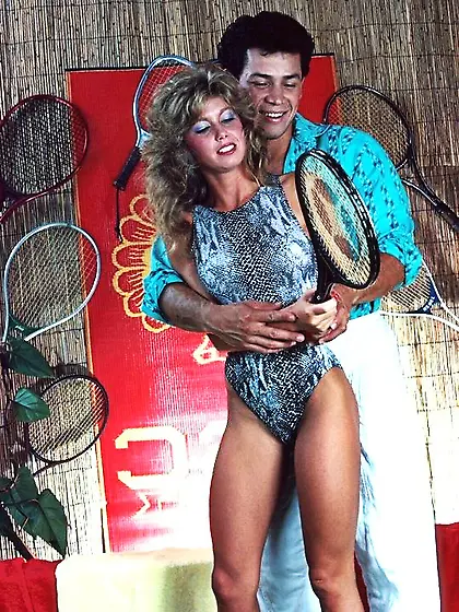 Drop-dead beautiful blonde chick