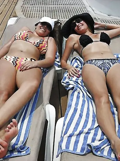 Bikiniwomen from facebook 8.