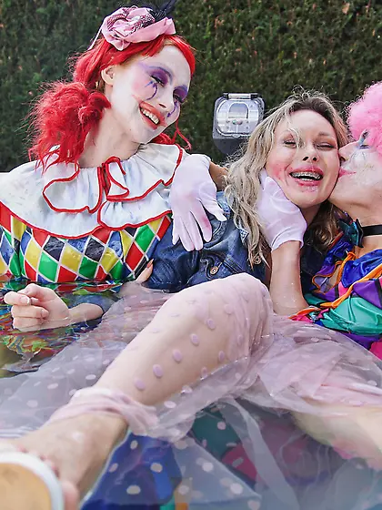 Lenina Crowne and Karina King share big meaty schlong