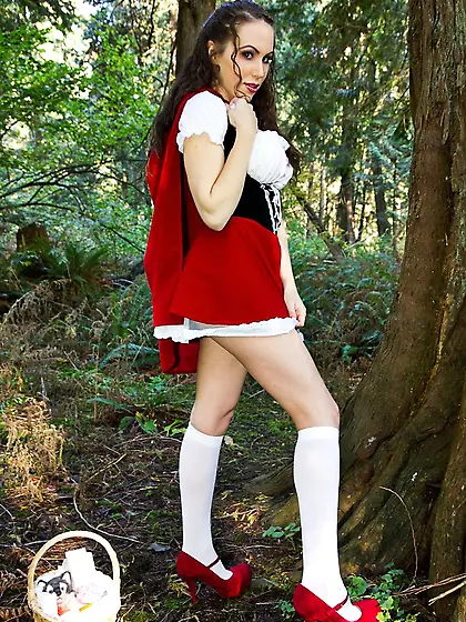 Little hot blonde amateur