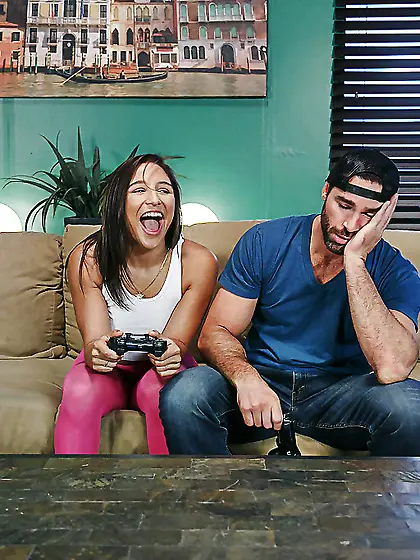 Bearded man tears stepdaughter's leggings to double penetrate he