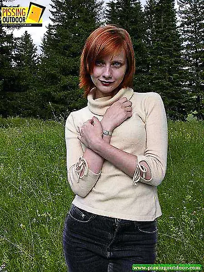 Nasty redhead pissing