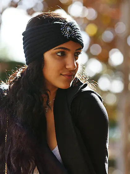 Sitting concert brunette tight