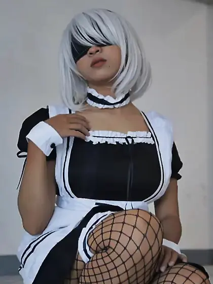 2b maid cosplay
