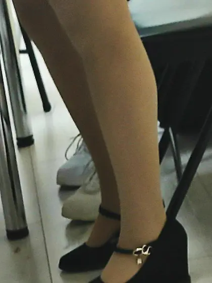 college class candid legs