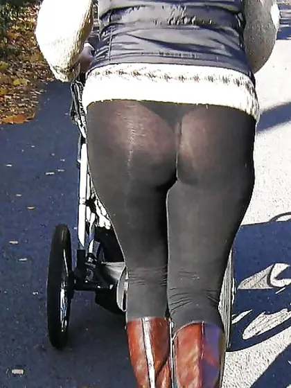 Candid Ass2