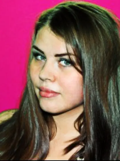 Redhead sweet girl perform