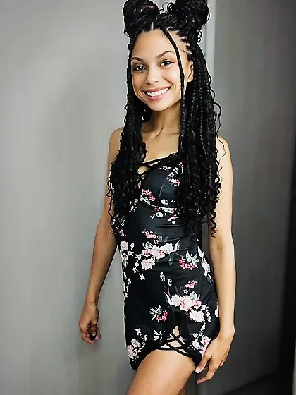 Follow my Twitter luxxskye xoxo