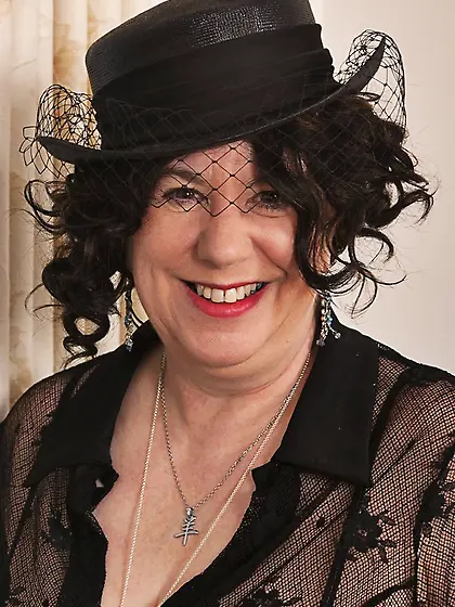 Cougar BBW Speedy Bee from United Kingdom