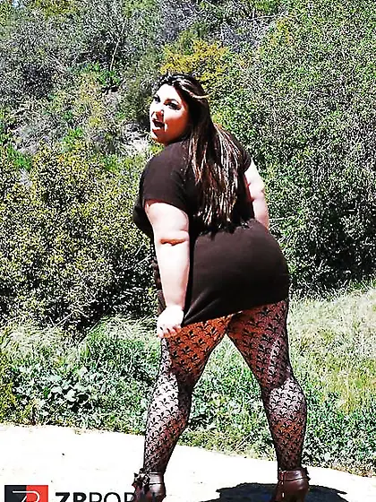 OUTSTANDING PLUMPER FEMMES