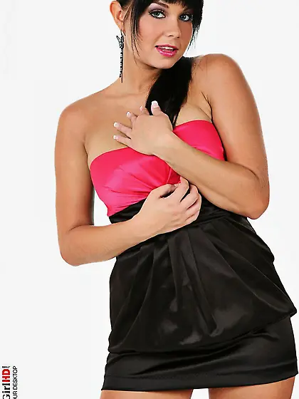 Brunette teen Victoria Blaze has beautiful boobs and hot booty t