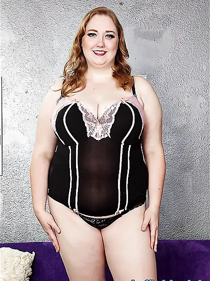 Hot and sexy BBW Maisie Blue