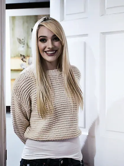 Passionate blonde babe pleases her stepdad in bed