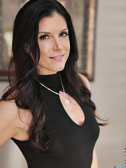 Hairy mature brunette cougar