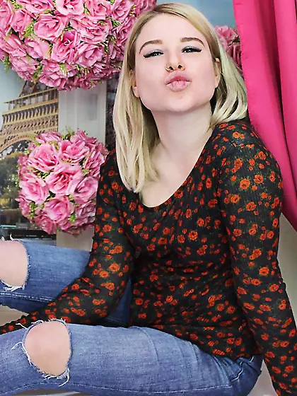 Straight 18yo webcam