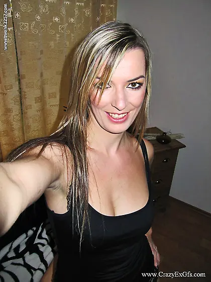 Stunning horny girlfriend