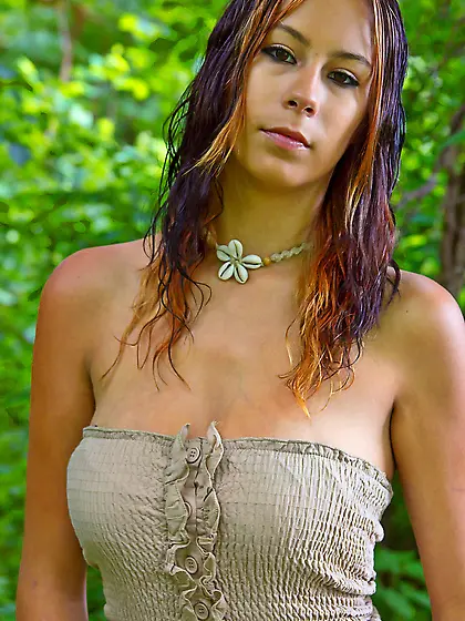 Mischievous babe gets topless and boasts off her beautiful tits