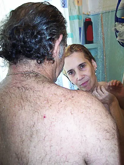 Mature Shaving Moon Aynjl from United States