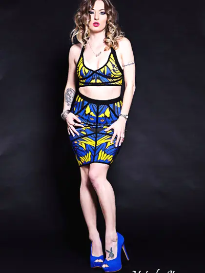 Sizzling hot brunette perfect