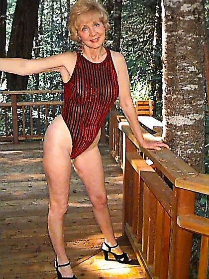 Mature classy carol united