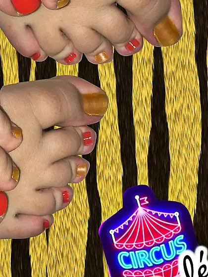 Ari’s sexy feet close up