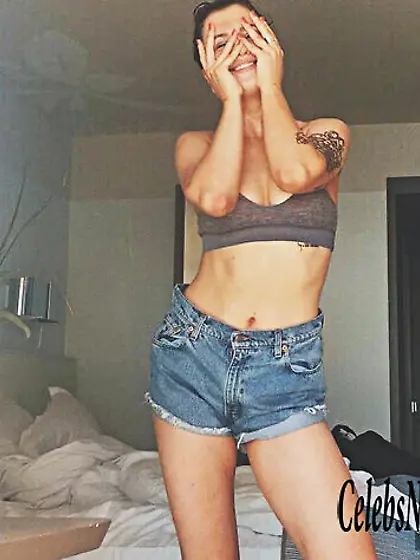 Ireland Baldwin Nude