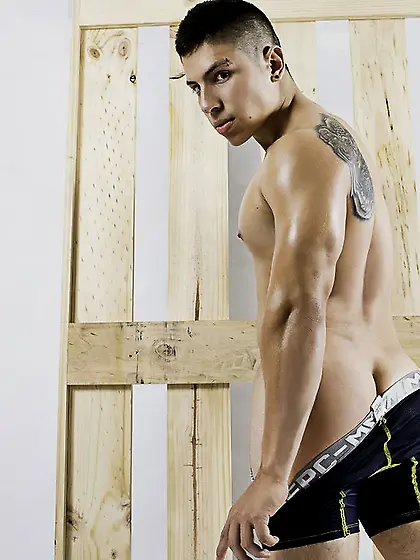 Latin gay noahfox close