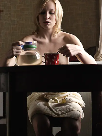 Jamie Narkiss takes her clothes off and shows us her massive rou