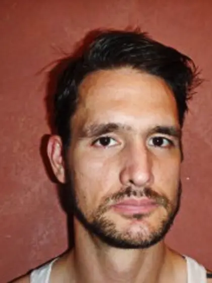 Brunette misterjw perform close