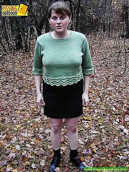 Plump babe pissing