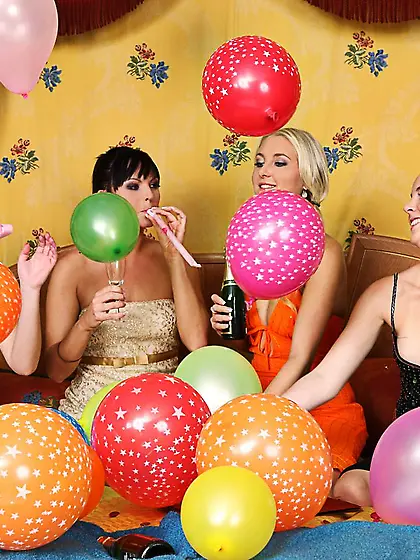 Sultry Susan Snow,  Malisa Moir,  Katerina Covet and Sandra Sanche