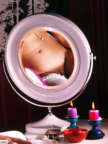 Curly blonde hottie shows