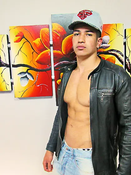 Latin young gay SRBIGCOCKK like to snapshot