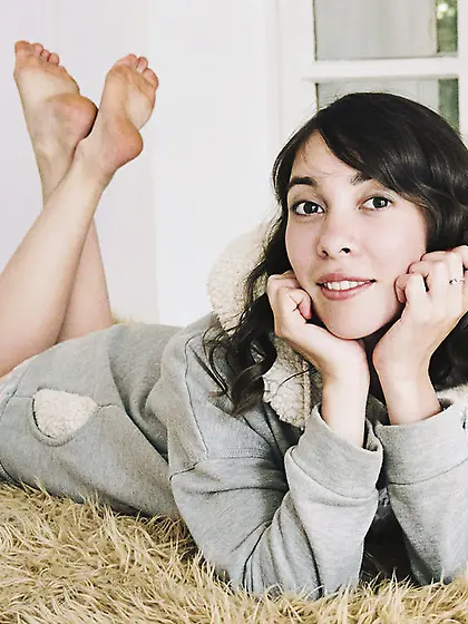 White teen with nice tits like to oil and...