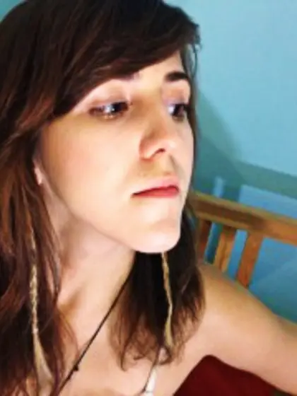 Brunette mellita perform cameltoe