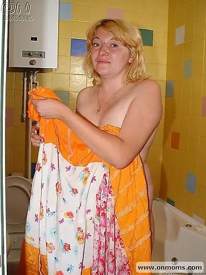 Hardcore action in bathroom