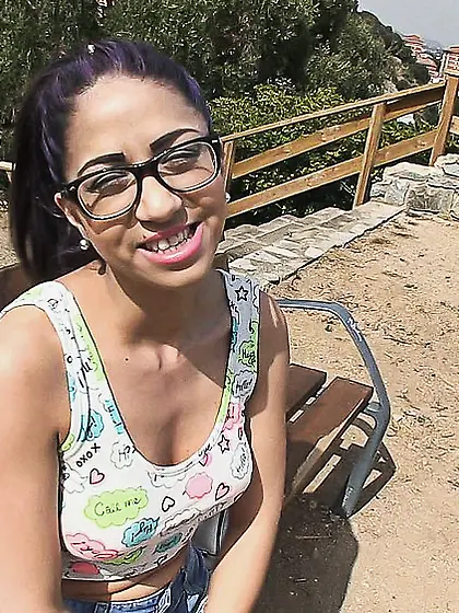 Hot brunette with glasses Julia De Lucia gets really carried awa