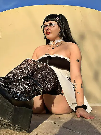 Online Sluts for Busting Nuts