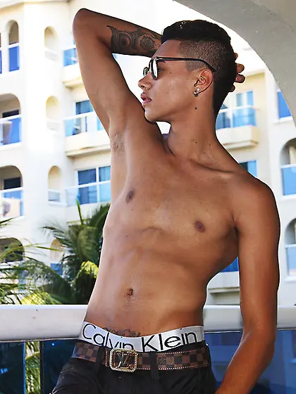 Latin young gay pablobeda1 like to snapshot